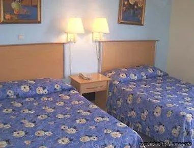 E M City Hotel Willemstad 3*,  Curacao