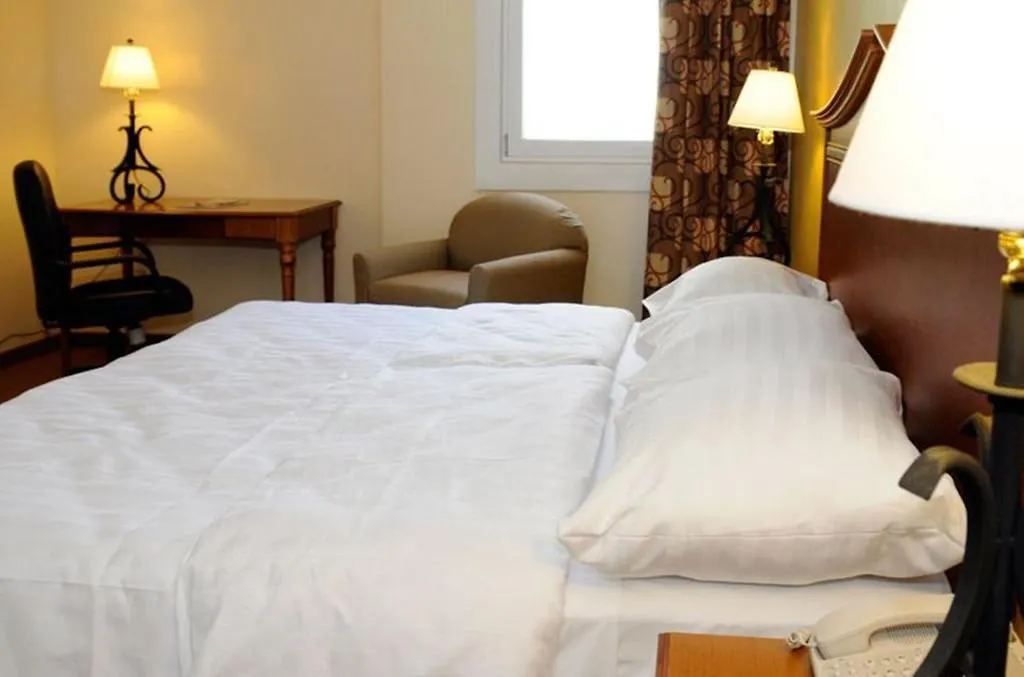 E M City Hotel Willemstad