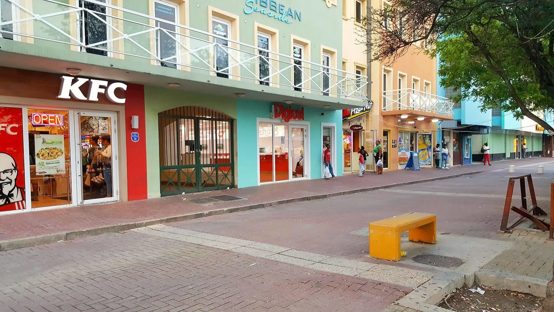 E M City Hotel Willemstad 3*,
