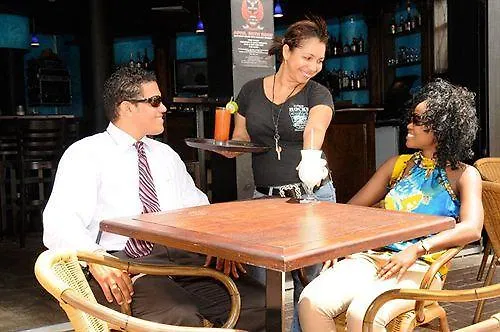 E M City Hotel Willemstad